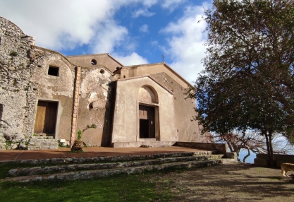 L' Anello degli Dei: il Convento di San Domenico, Colle Serra e San Luca